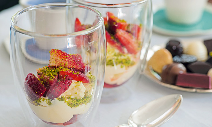 mousse de chocolate blanco con frutillas revista ed