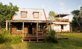 fachada de la casa en uruguay de pablo reinoso revista ed